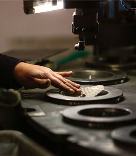 圣疊百葉片打磨拋光工藝作業(yè)規(guī)范